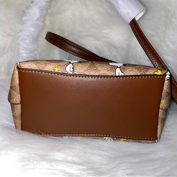 Coach Snoopy Peanuts Mini Tote Crossbody purse New - Picture 10 of 14